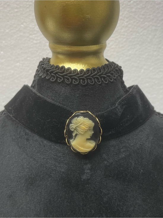 Jewelry - VTG Reproduction Cameo Choker W/Black Velvet Ribbon 11” with 4” Extender